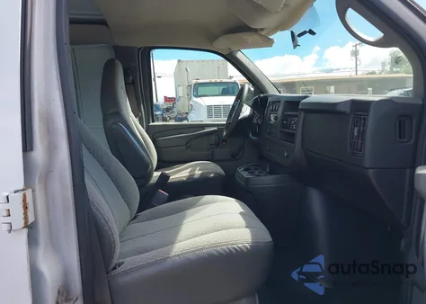 2009 Chevrolet Express 2500 Work Van from USA, damaged, VIN 1GCGG25C891142290